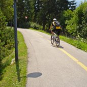 cortina radweg in stadtgebiet