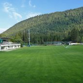 sportanlagen bei niederrasen fussballplatz campo sportivo rasun