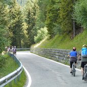 radfahrer bei antholzersee