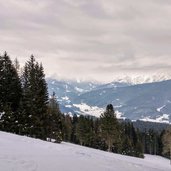 taistner alm aussicht auf pustertal winter