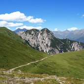 gailtaler alpen oberhalb von obertilliach blick auf breitenstein und kofelspitz und morgenrast bis tamerlanhoehe und eggenkofel