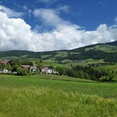 rodeneck sicht auf gifen ahnerberg und froellerberg