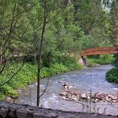 pustertal radweg an der rienz oestlich von bruneck