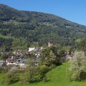 blick nach ehrenburg fruehling primavera a casteldarne