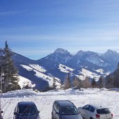 parkplatz sportplatz welschellen rina ausblick piz da peres enneberg winter