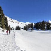 winterwanderer richtung nemesalm