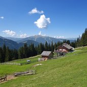 olang brunstalm blick auf kronplatz malga brunst valdaora