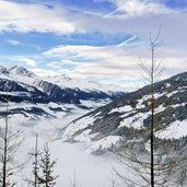 aussicht auf ahrntal von halbweg nach speikboden winter