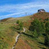 panoramaweg nr aufstieg kronplatz herbst