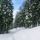 anstieg von st johann ahrntal muehlegg nach klausberg winter