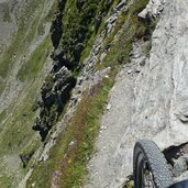 abhang am smt karnischer hoehenweg mtb route stoneman trail noerdlich von hollbrucker spitze