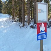 weg von schluderbach zur duerrensteinhuette winter skiwanderweg plaetzwiese