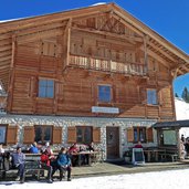 duerrensteinhuette winter rifugio vallandro