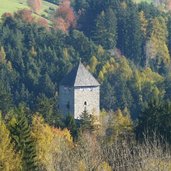 RS schloss schoeneck bei muehlen pfalzen