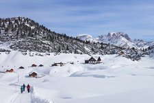 fodara vedla alm huetten umgebung winter sennes