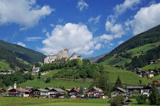 heinfels dorf mit burg