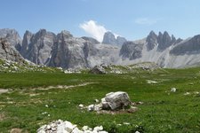 RS magerwiesen und sextner dolomiten am weg zur dreizinnenhuette