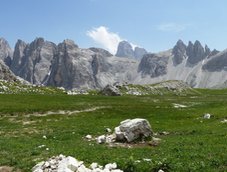 RS magerwiesen und sextner dolomiten am weg zur dreizinnenhuette